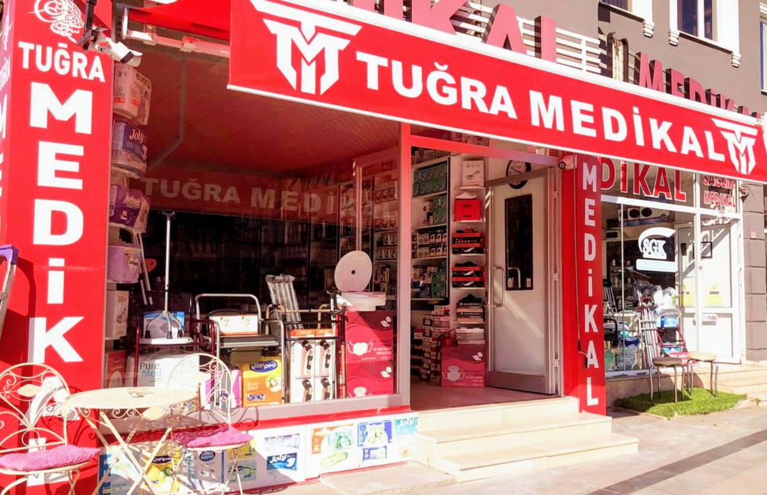 Tuğra Medikal Merkez Şube, Düzce İstanbul Caddesi mağaza cephesi